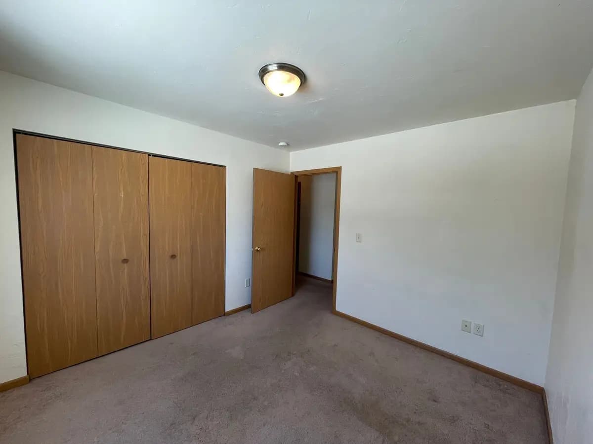 111-127 S. Platten St. - Apartment - 11