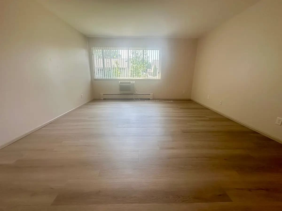 111-127 S. Platten St. - Apartment - 16