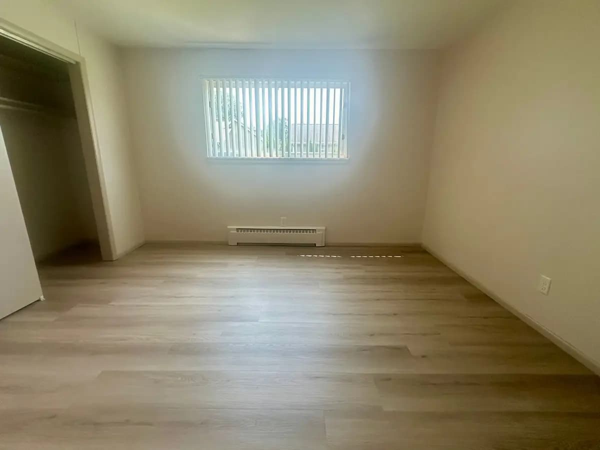 111-127 S. Platten St. - Apartment - 15