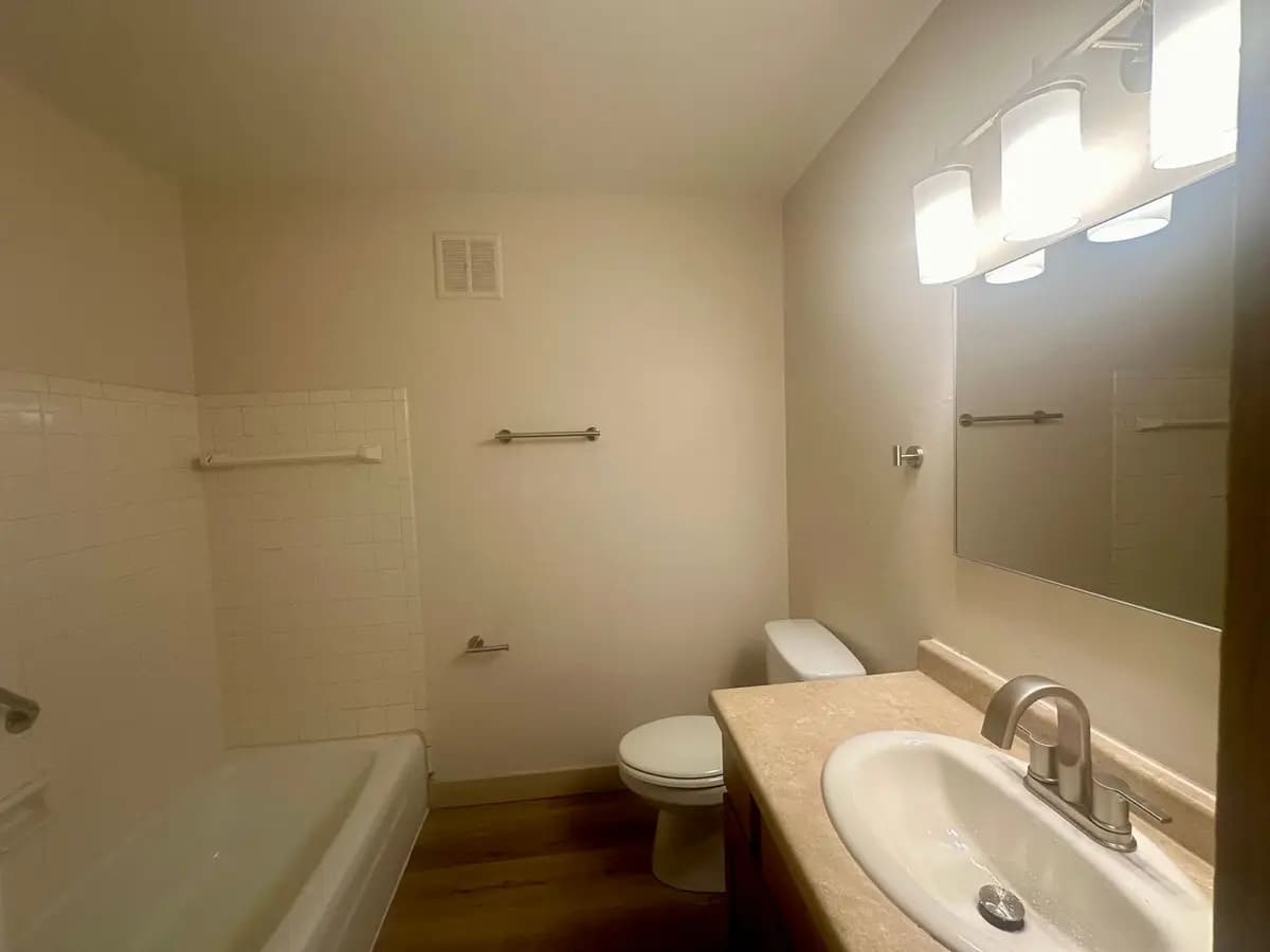 111-127 S. Platten St. - Apartment - 19