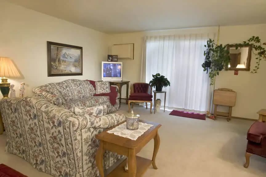 Meadow View East Apartments - Apartment - 11