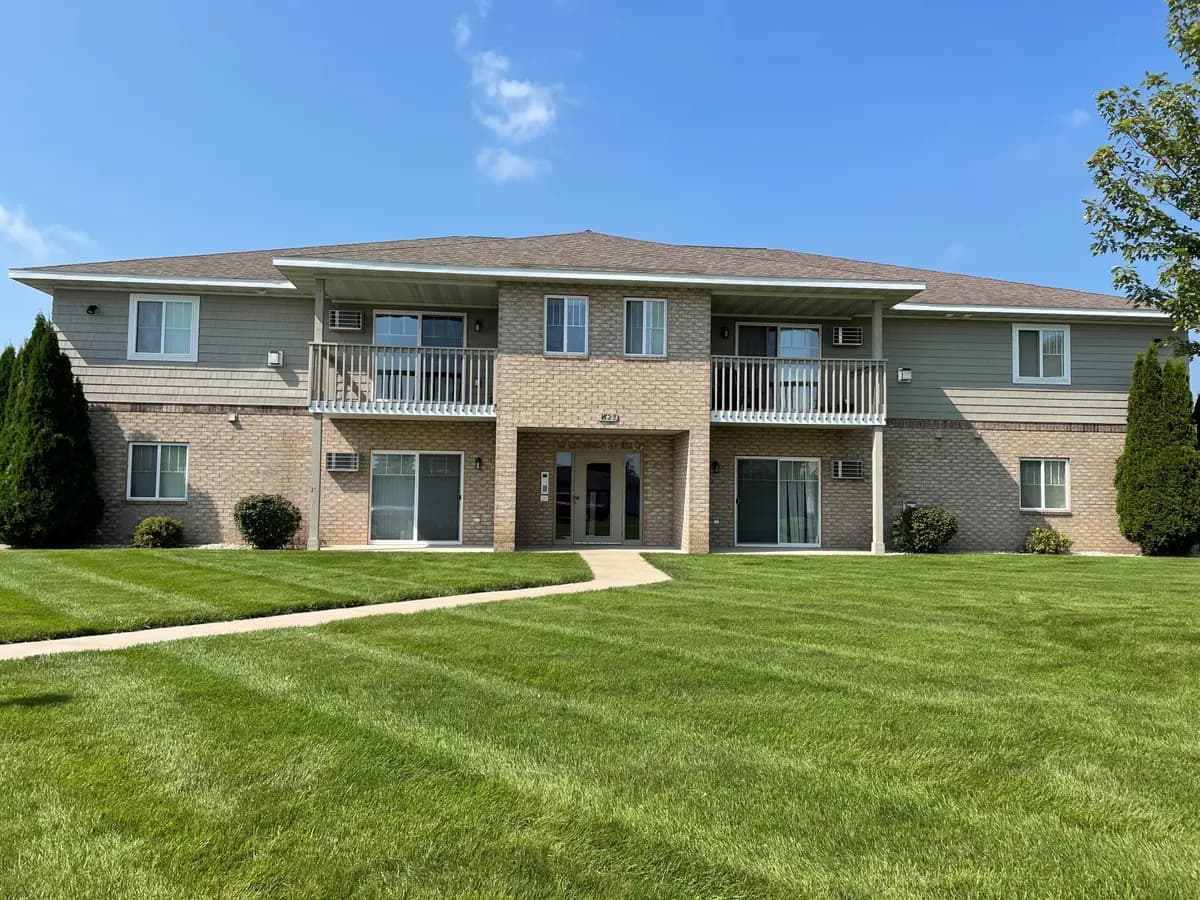Green Bay apartments for rent - image - exterior 8.jpg