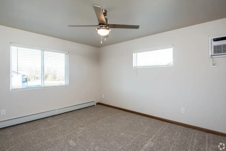 Green Bay apartments for rent - image - TS new bed.jpg