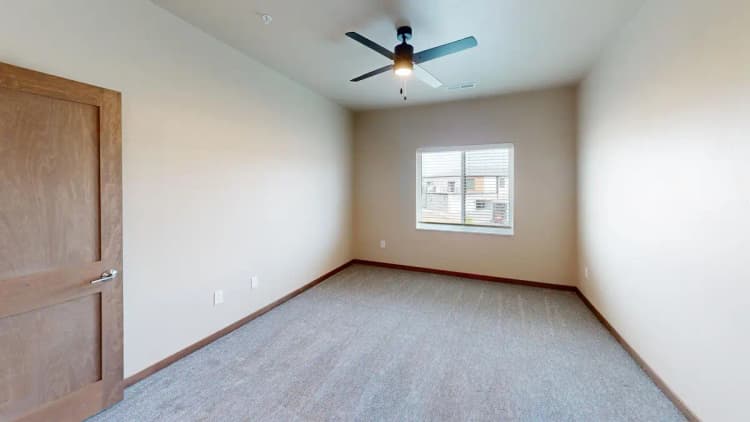 Green Bay apartments for rent - image - Bedroom (2).jpg