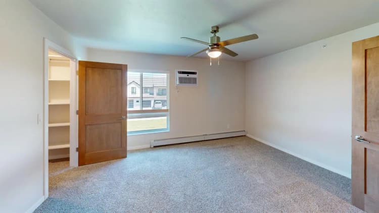 Green Bay apartments for rent - image - Bedroom (5).jpg