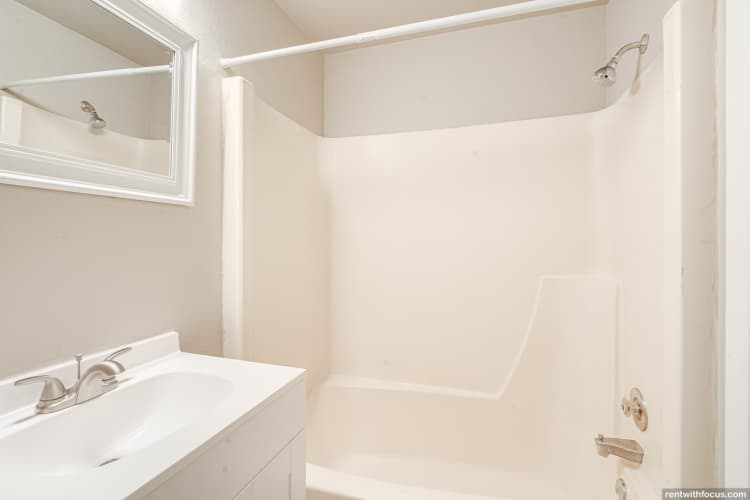 Green Bay apartments for rent - image - large (11).jpg
