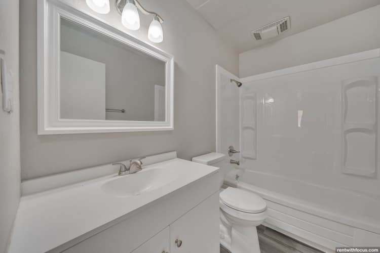 Green Bay apartments for rent - image - large (21).jpg