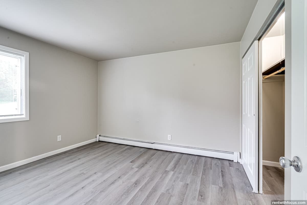 August Ridge - Apartment - 11