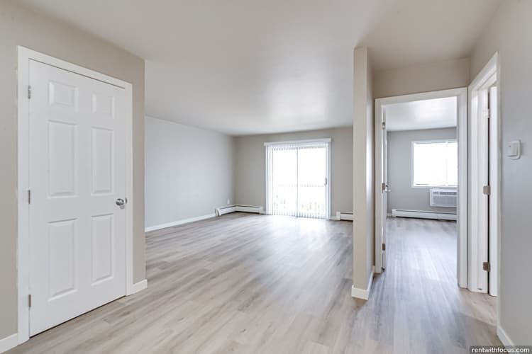 Green Bay apartments for rent - image - large (3).jpg