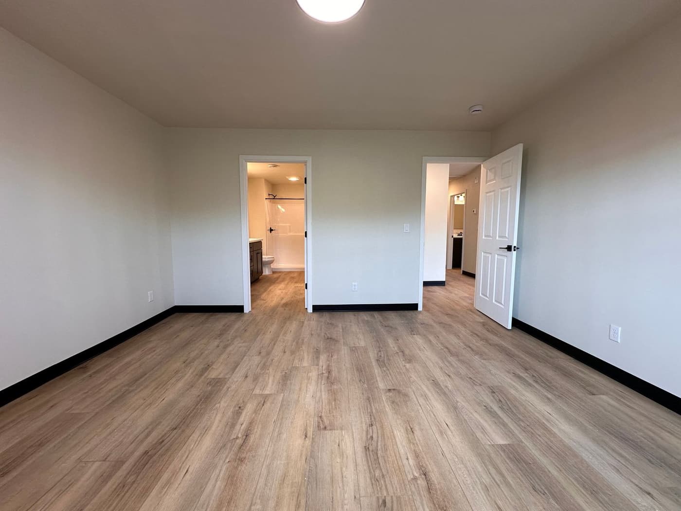 1661-1663 Amy Street - Apartment - 14