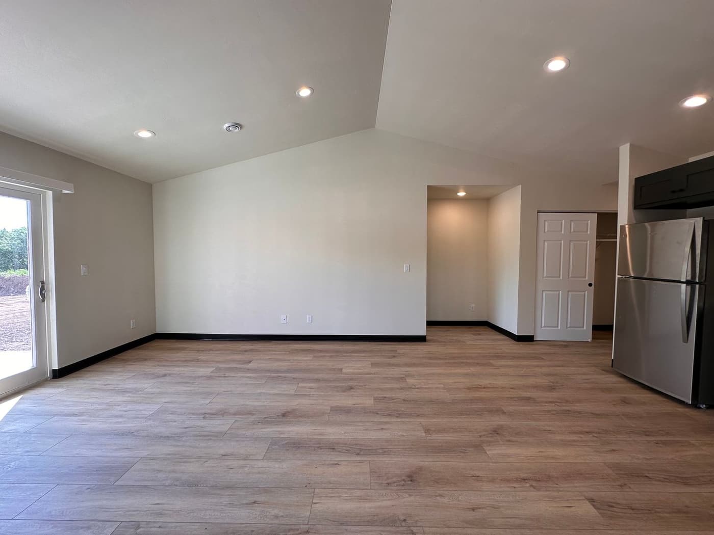 1661-1663 Amy Street - Apartment - 16