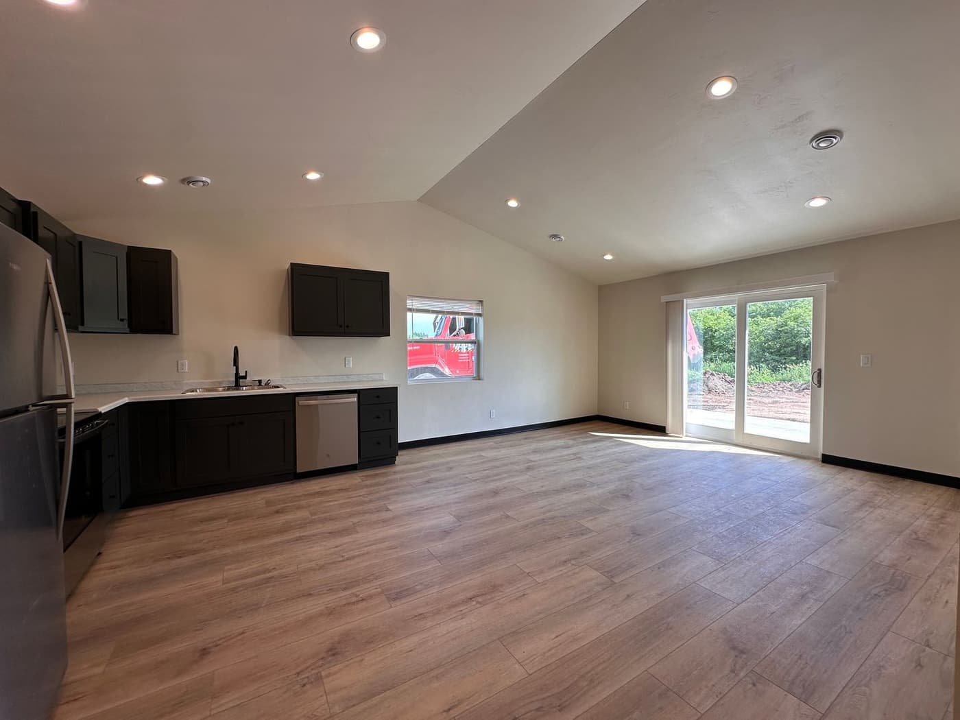 1661-1663 Amy Street - Apartment - 18