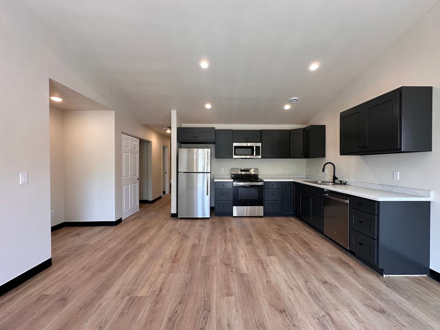 1661-1663 Amy Street - Apartment - 19