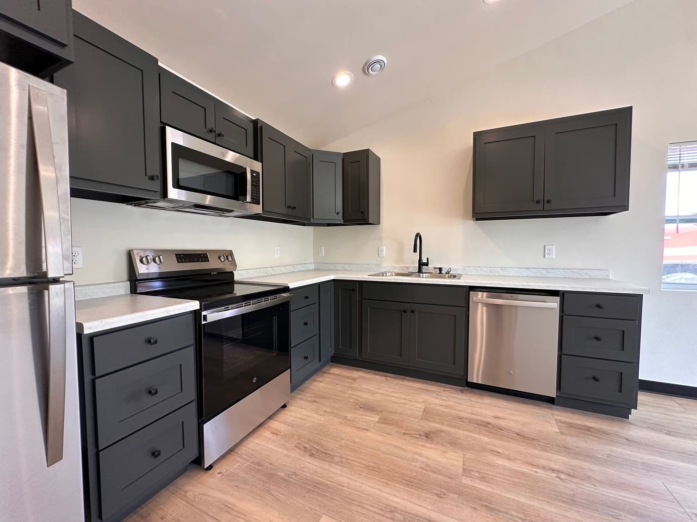 1661-1663 Amy Street - Apartment - 22