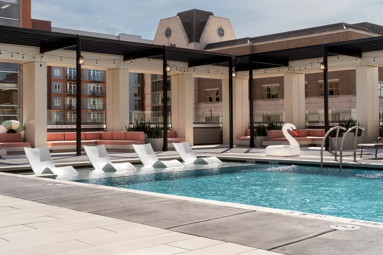 Green Bay apartments for rent - image - Pool