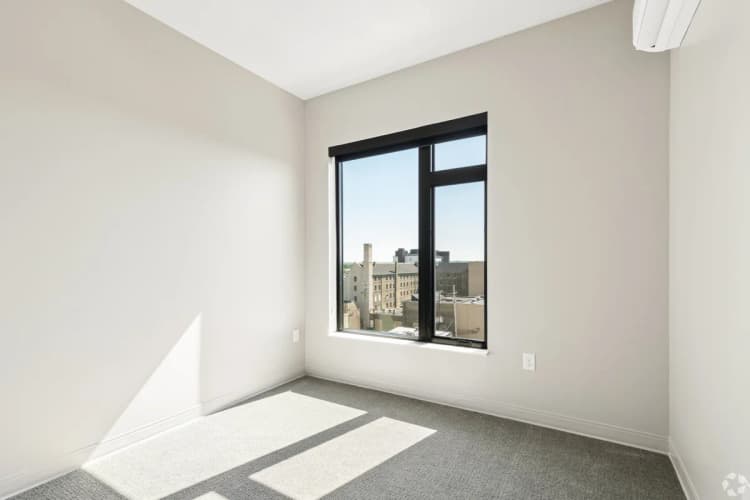 Green Bay apartments for rent - image - NOVA - Bright Corner Room