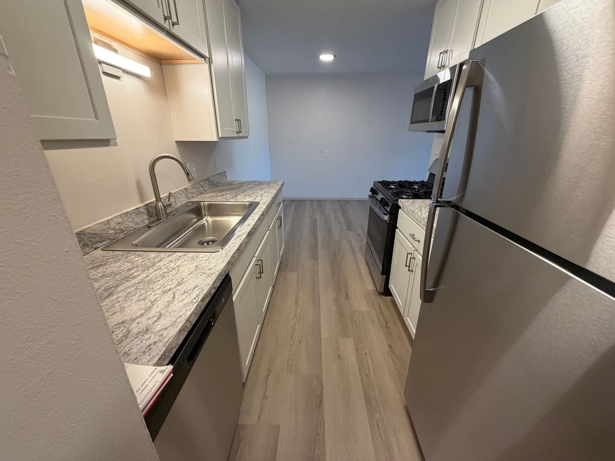 1680 Shawano Ave - Apartment - 21