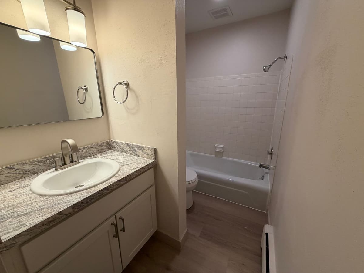 1680 Shawano Ave - Apartment - 57