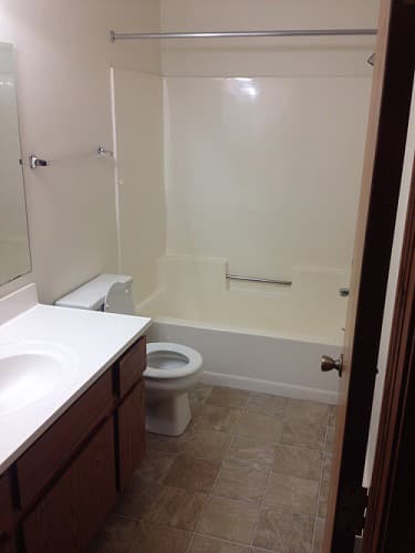1446-52 Seville Dr. - Bellevue - Apartment - 5