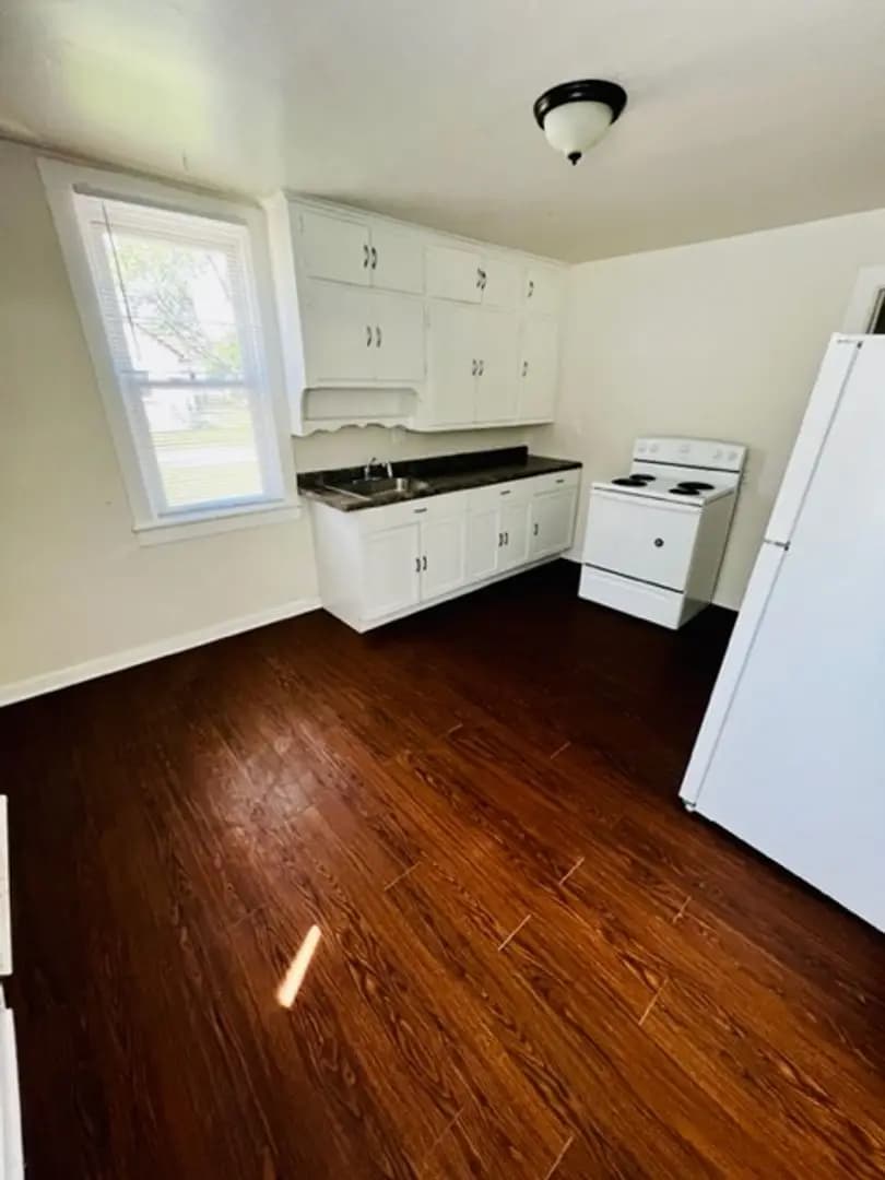 undefined apartments for rent - image - large (3).jpg - 2