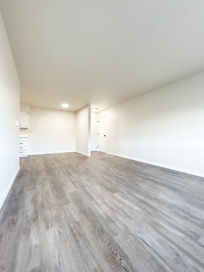 undefined apartments for rent - image - large (6).jpeg - 0