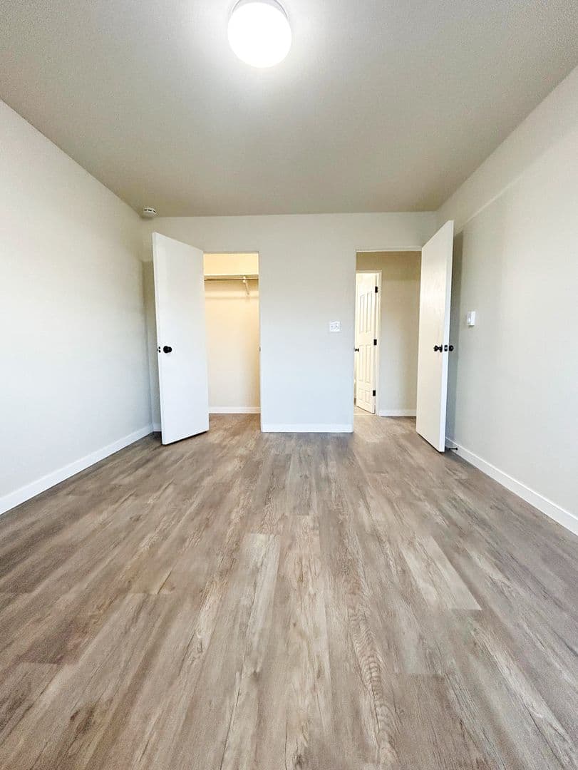 undefined apartments for rent - image - large (9).jpeg - 3