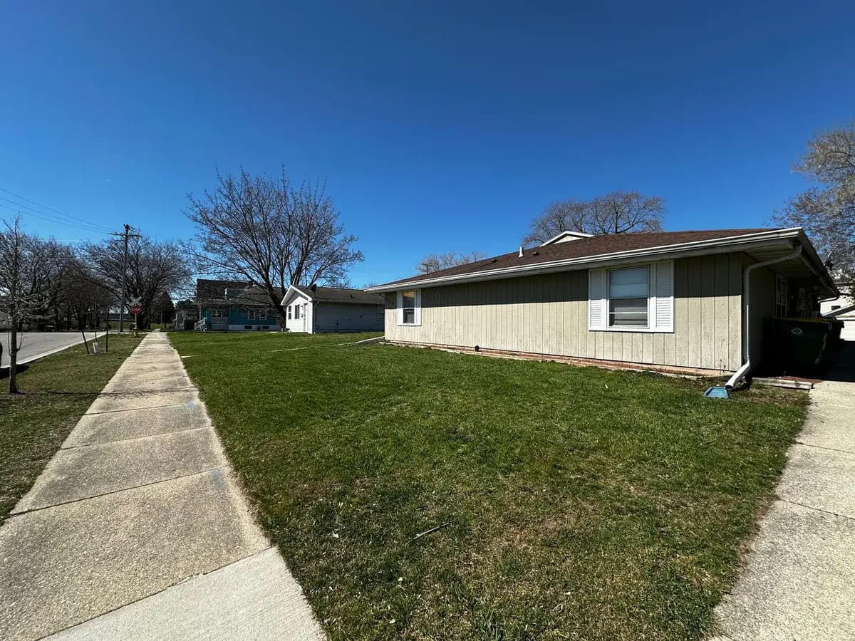 undefined apartments for rent - image - large (5).jpeg - 0