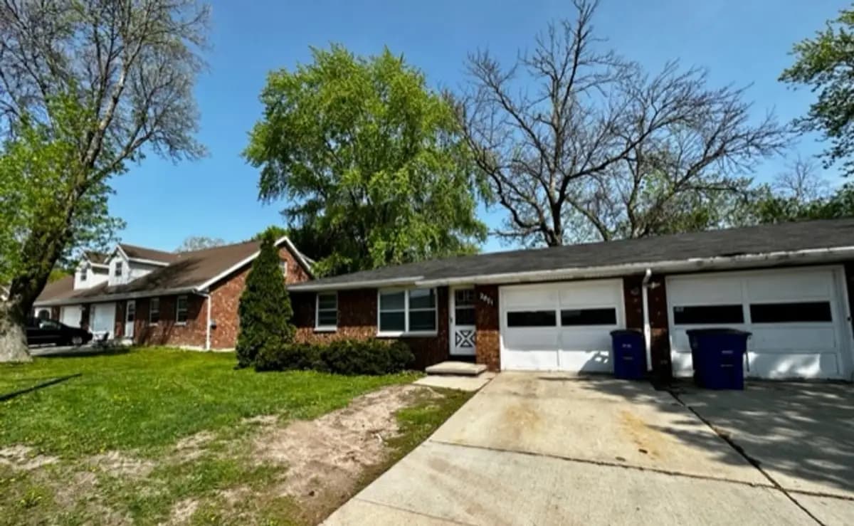 undefined apartments for rent - image - large (1).jpg - 1