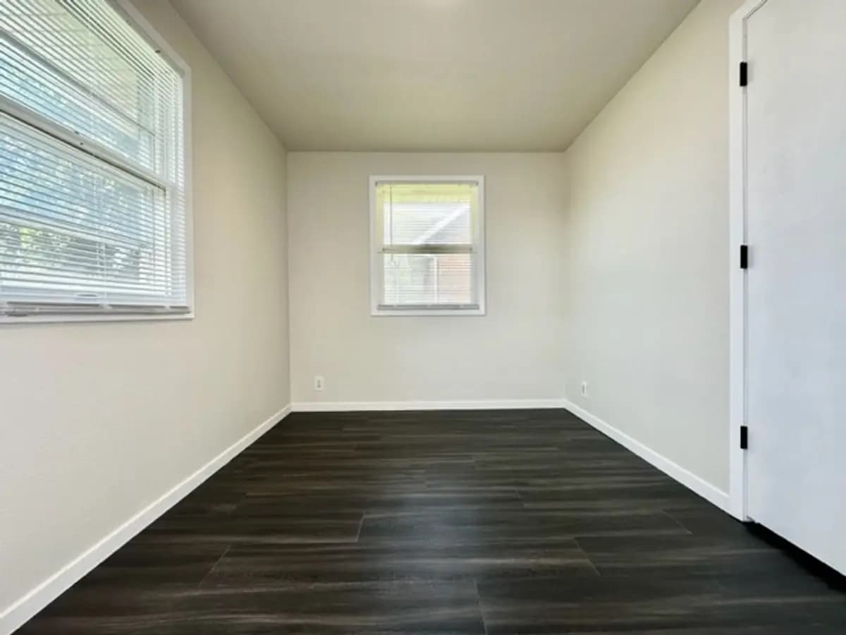 undefined apartments for rent - image - large (15).jpg - 1