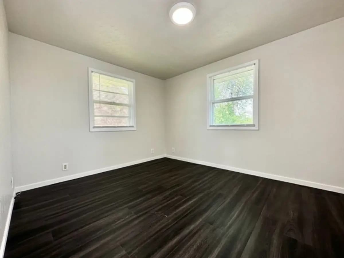 undefined apartments for rent - image - large (16).jpg - 2