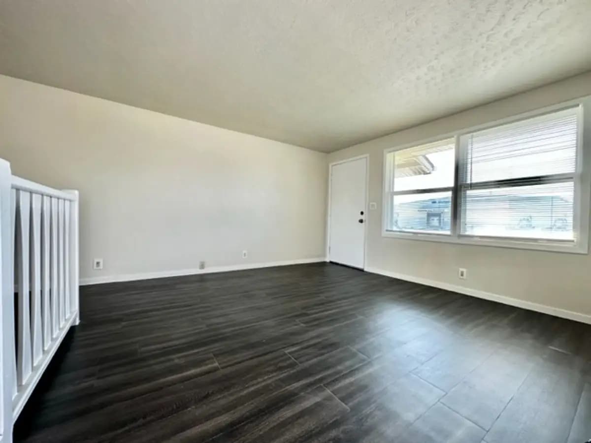 undefined apartments for rent - image - large (3).jpg - 1