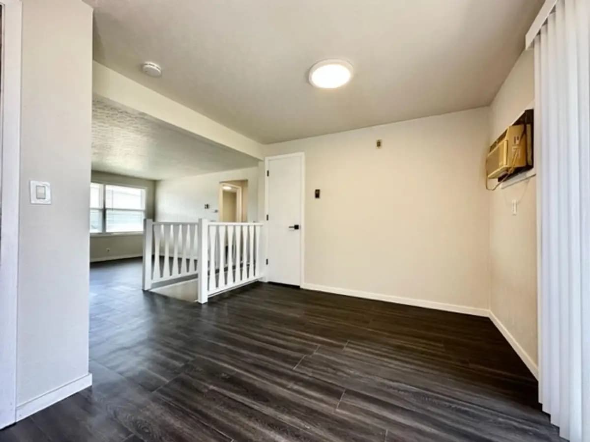 undefined apartments for rent - image - large (9).jpg - 3