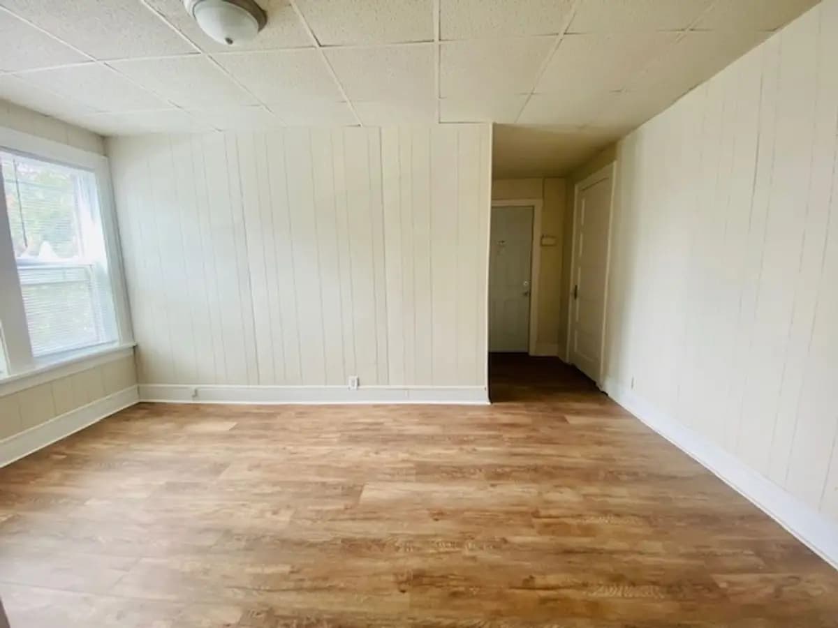 113 S. Monroe St. - Apartment - 5