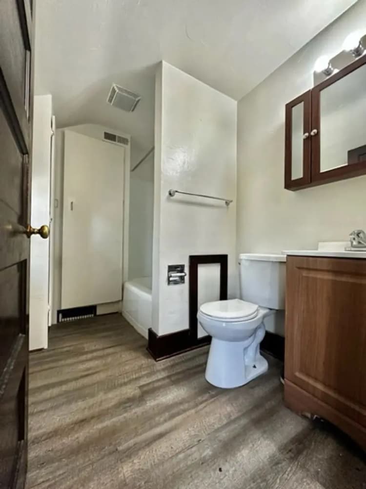 undefined apartments for rent - image - large (10).jpg