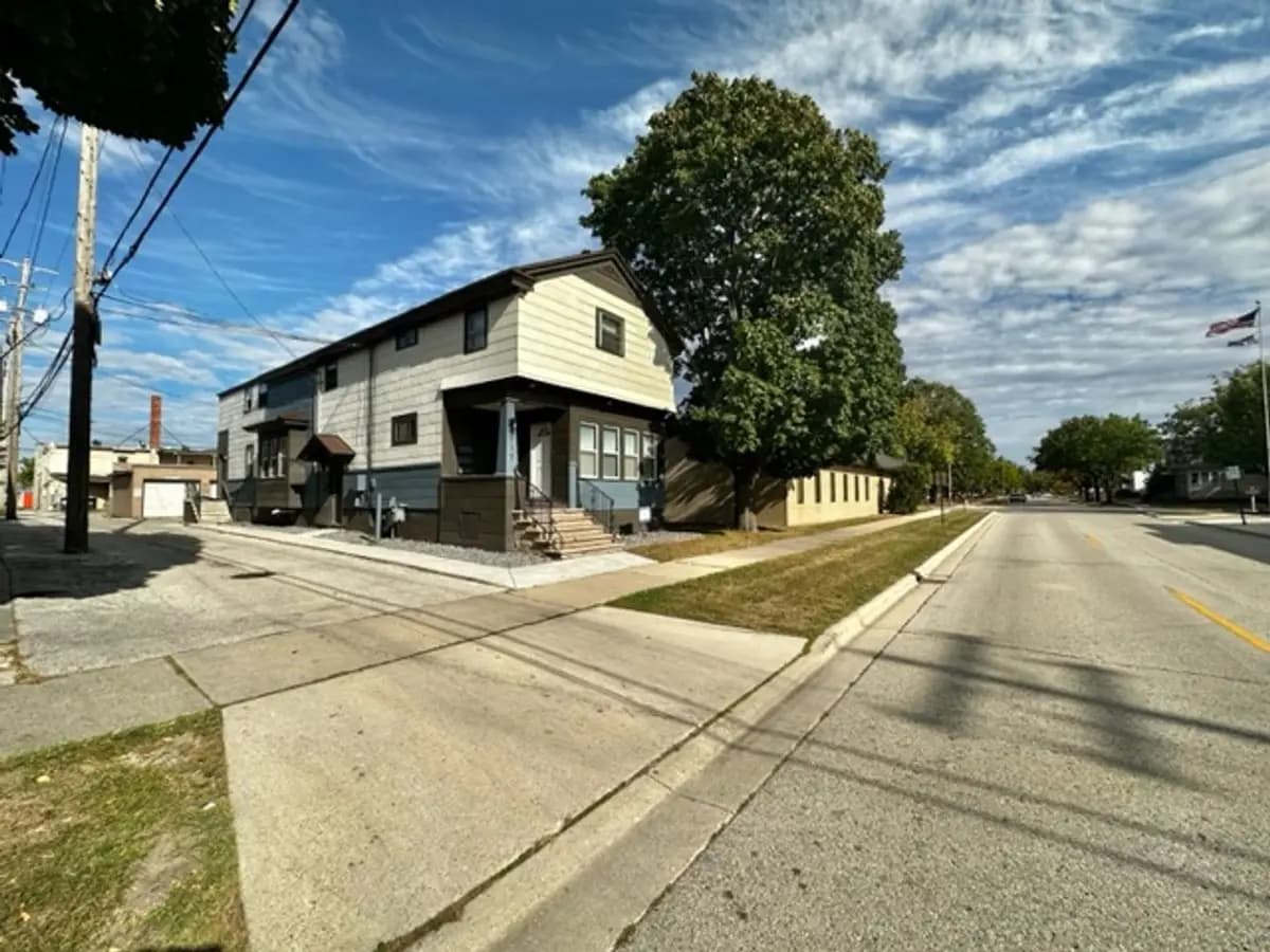 undefined apartments for rent - image - large (14).jpg - 0