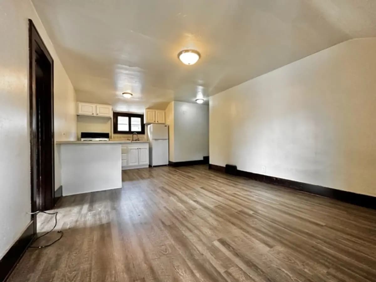 undefined apartments for rent - image - large (4).jpg - 0