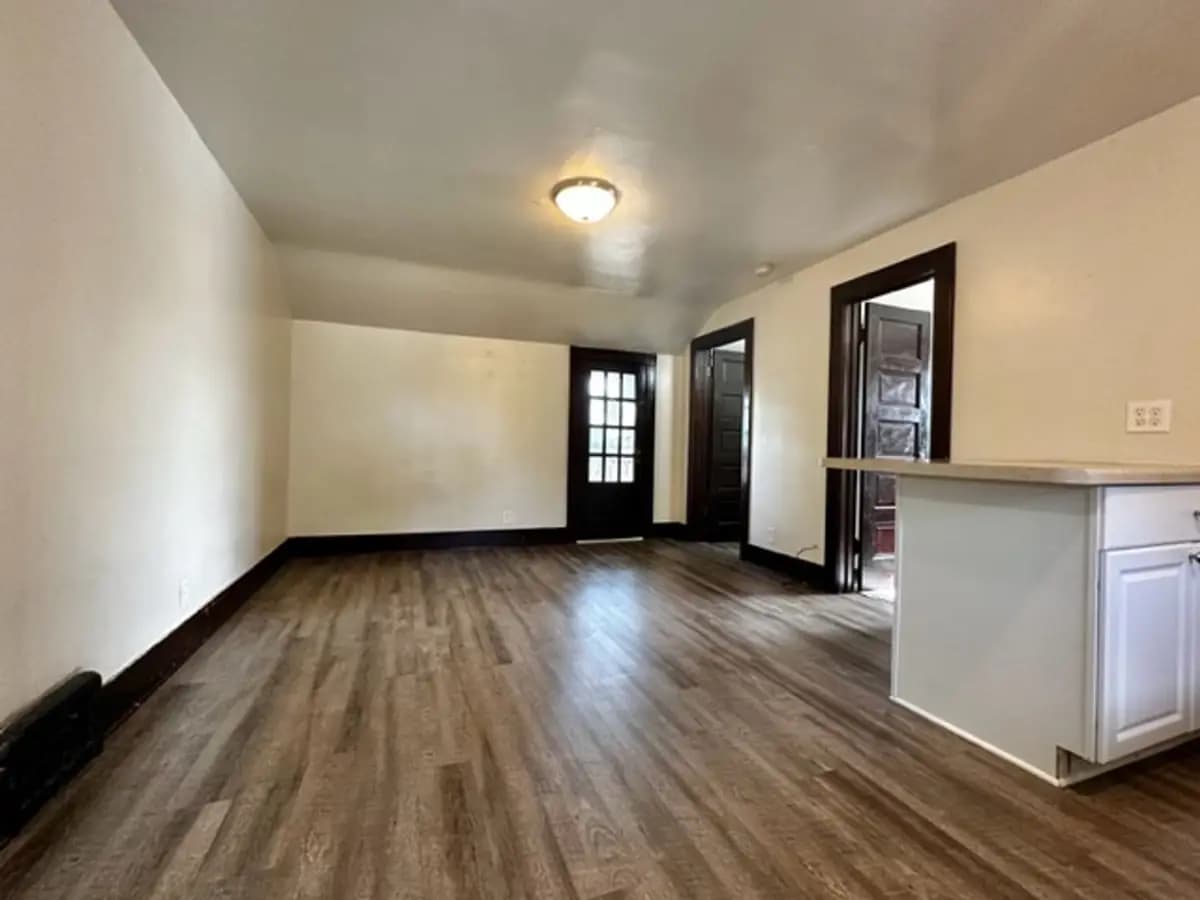 undefined apartments for rent - image - large (5).jpg