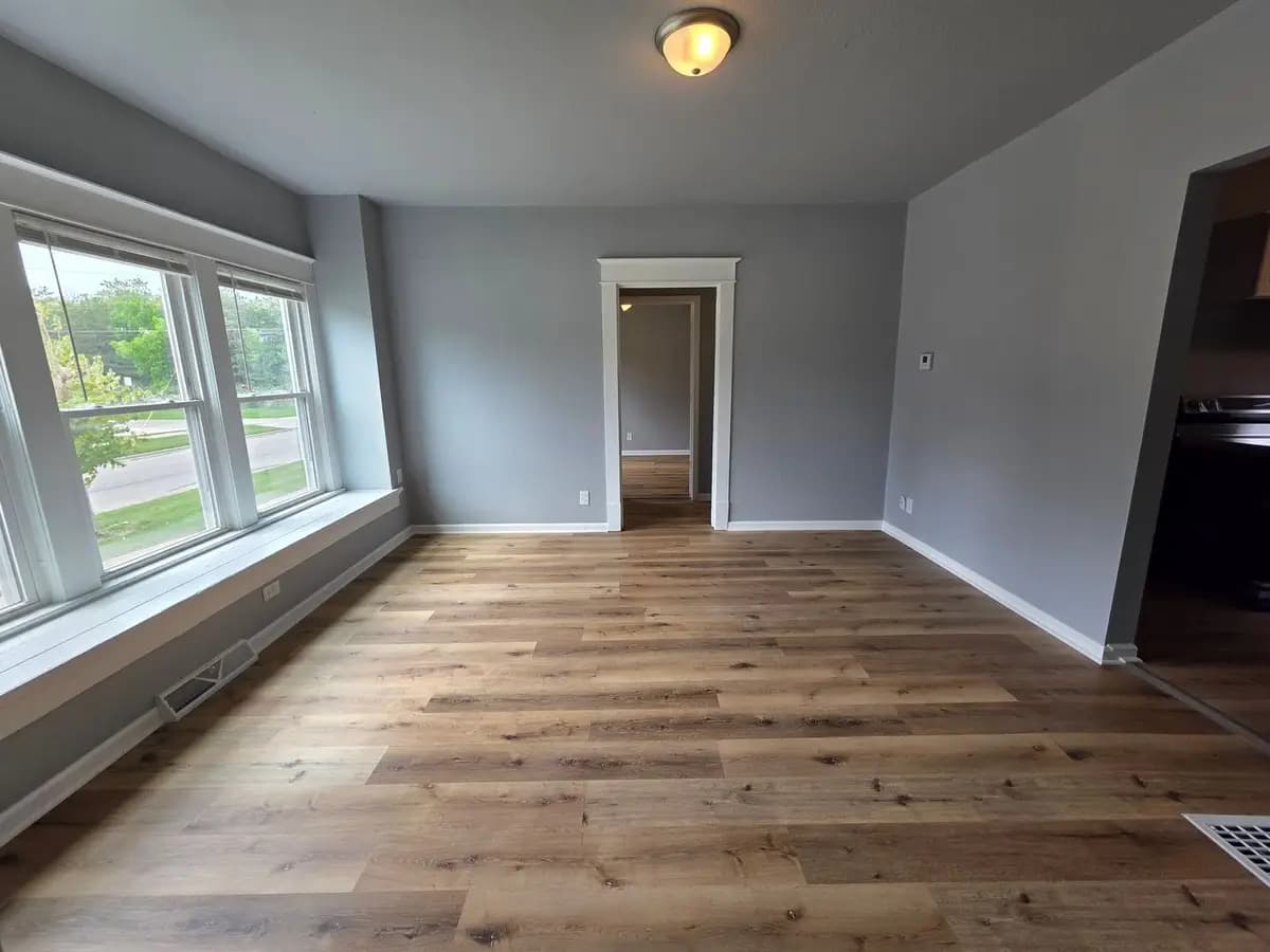 undefined apartments for rent - image - large (12).jpg - 2