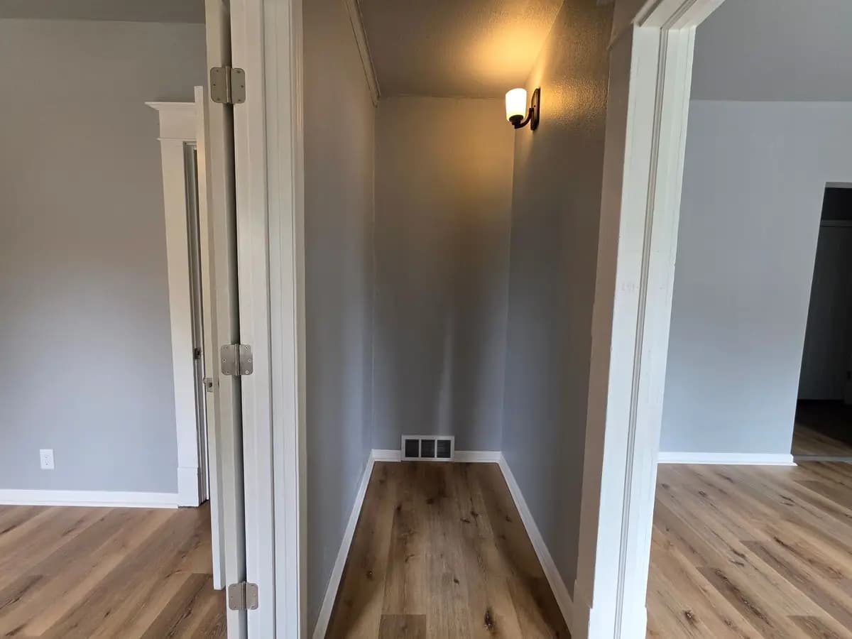 undefined apartments for rent - image - large (23).jpg - 1