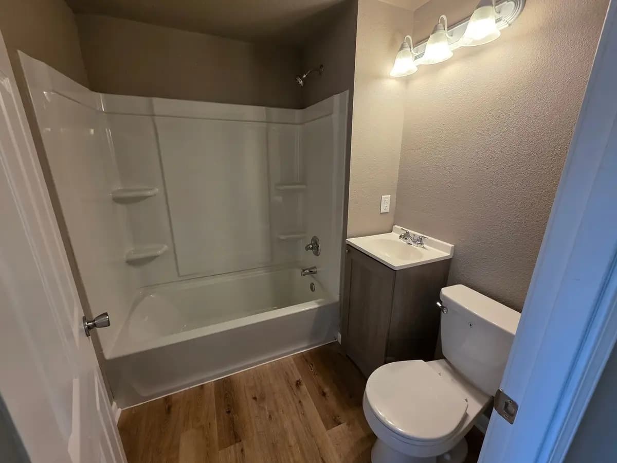 undefined apartments for rent - image - large (36).jpg - 2