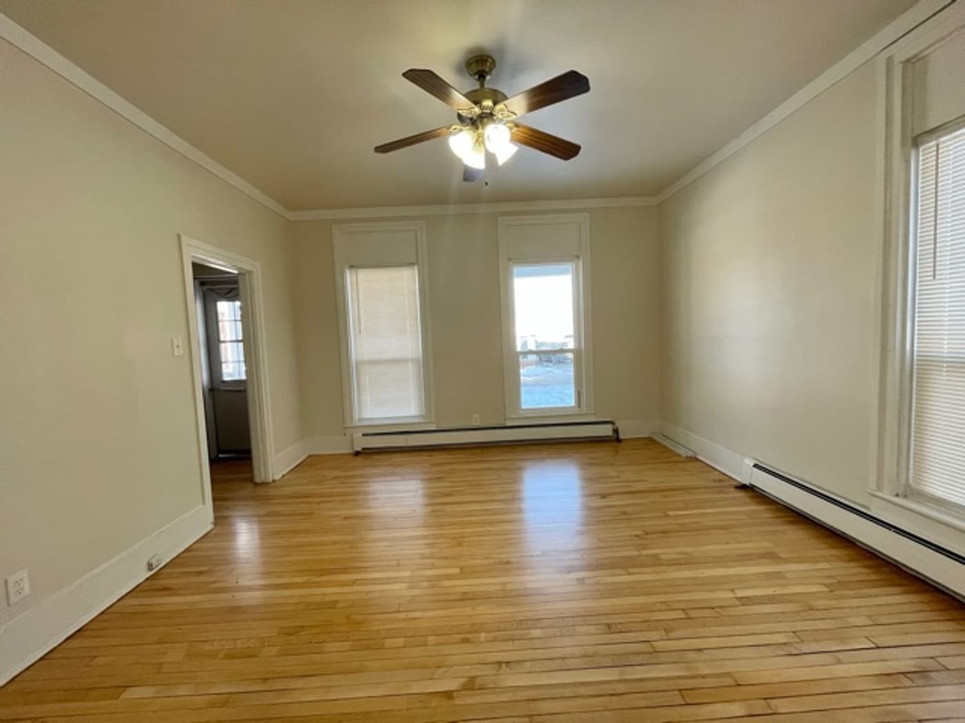 undefined apartments for rent - image - large (4).jpg - 3