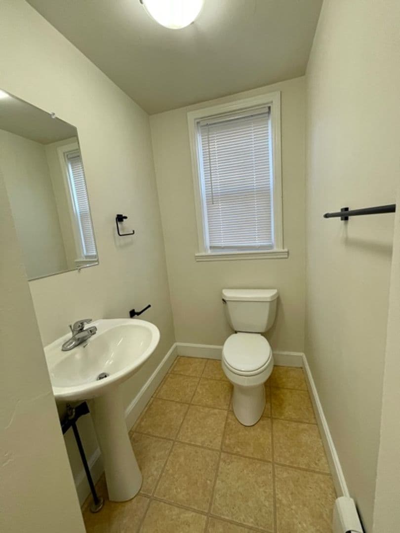 undefined apartments for rent - image - large (6).jpg