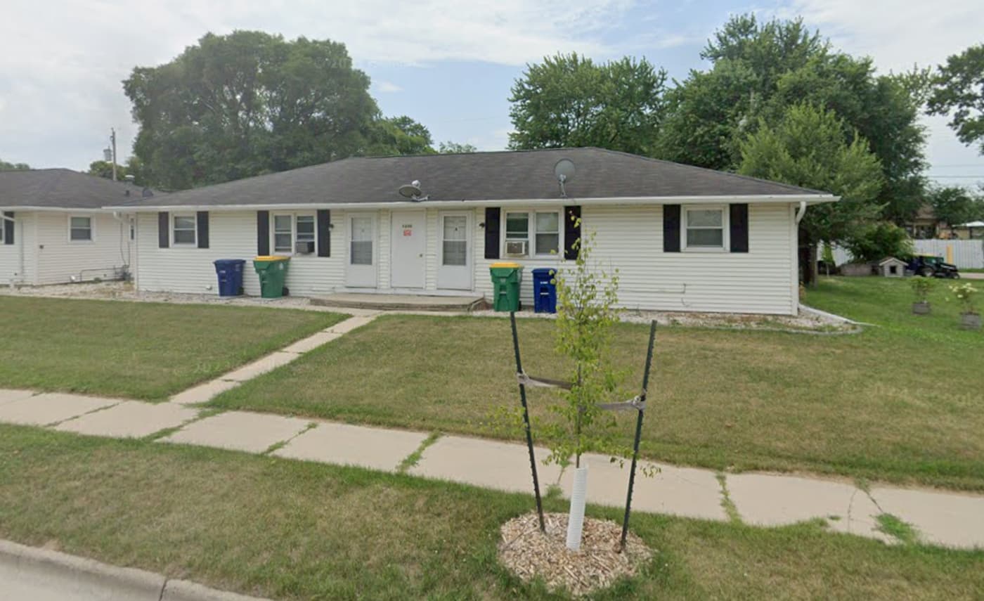 undefined apartments for rent - image - large (1).png - 1