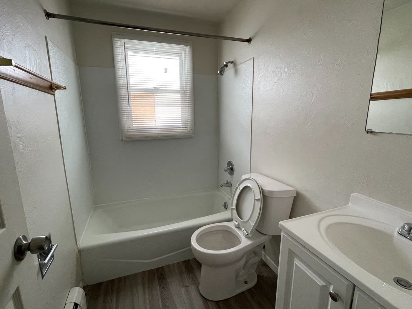 undefined apartments for rent - image - large (6).jpeg - 1