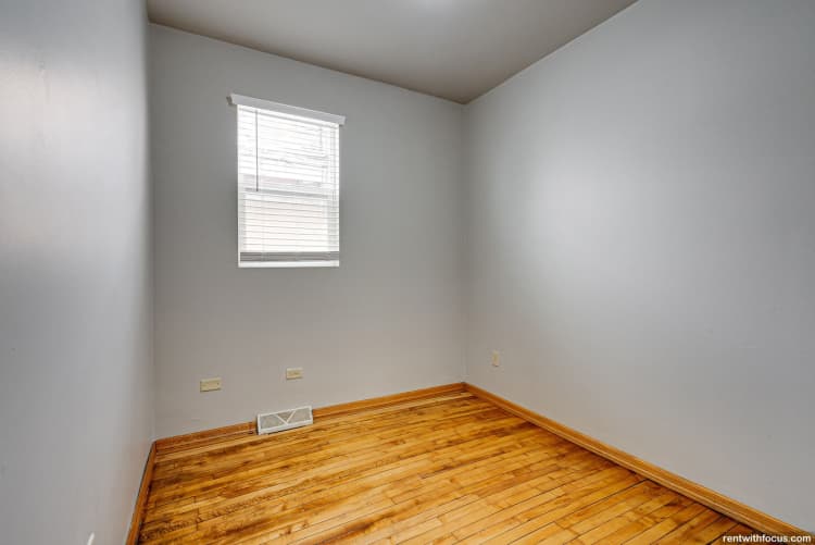 undefined apartments for rent - image - large (10).jpg