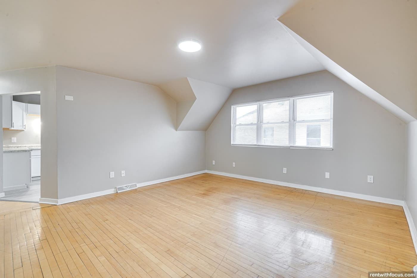 undefined apartments for rent - image - large (22).jpg - 0