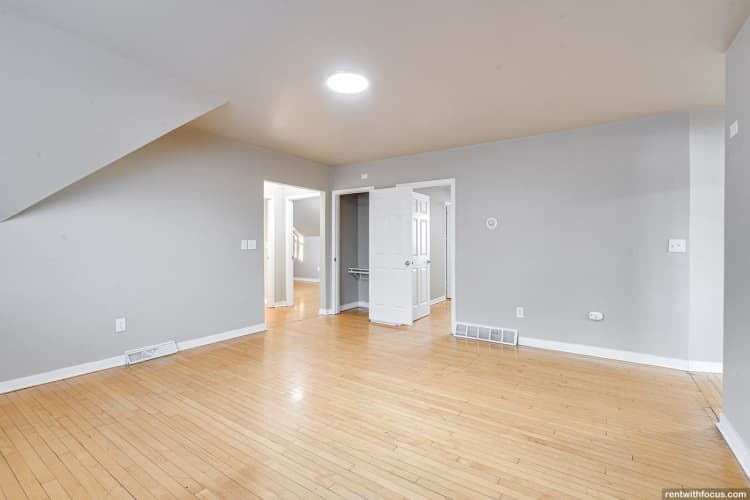 undefined apartments for rent - image - large (23).jpg