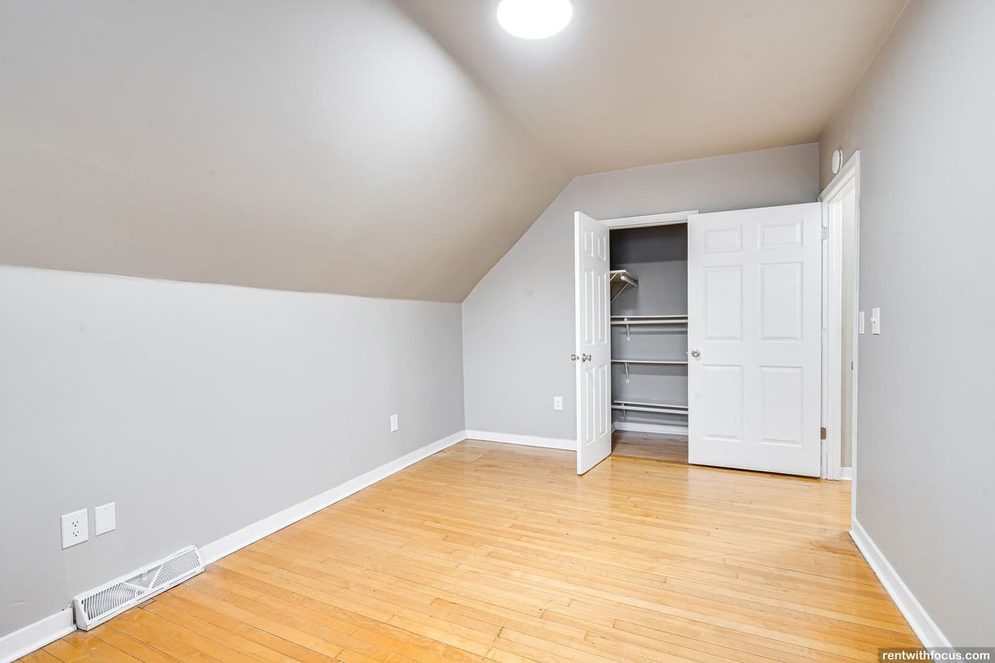 undefined apartments for rent - image - large (28).jpg - 2