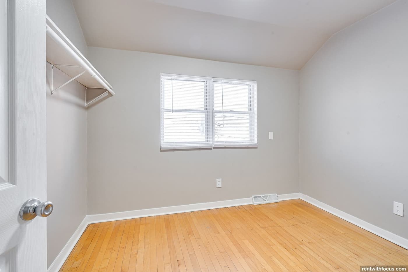 undefined apartments for rent - image - large (33).jpg - 3