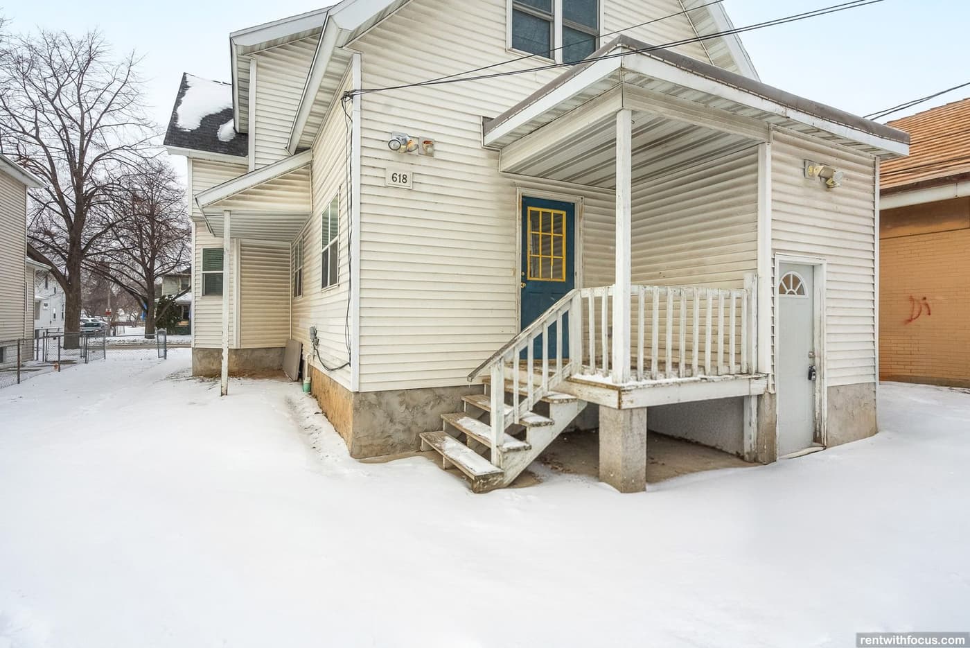 undefined apartments for rent - image - large (36).jpg - 2